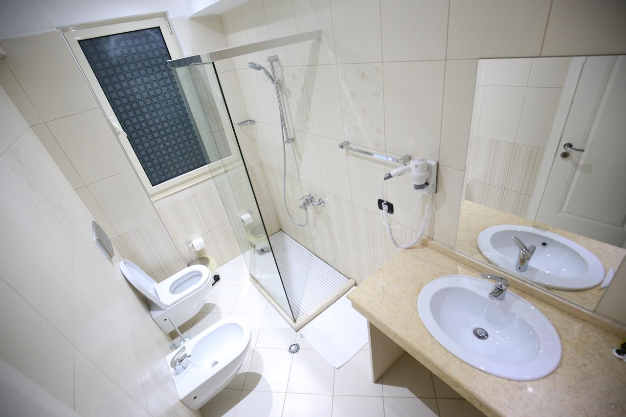 Germany Hotel Durres Ngoại thất bức ảnh